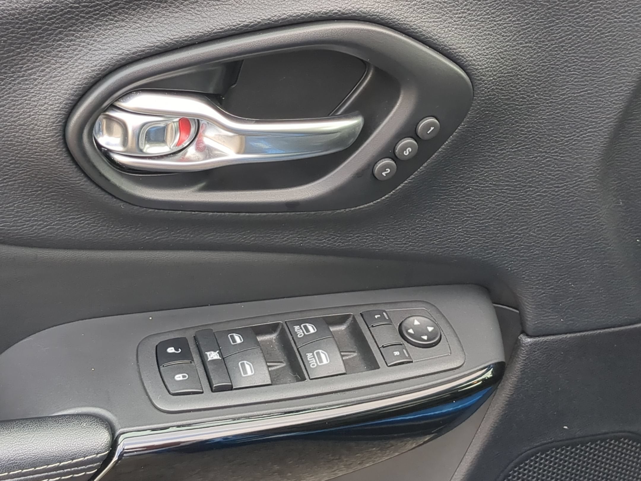 2023 Jeep Cherokee Altitude Lux 4x4