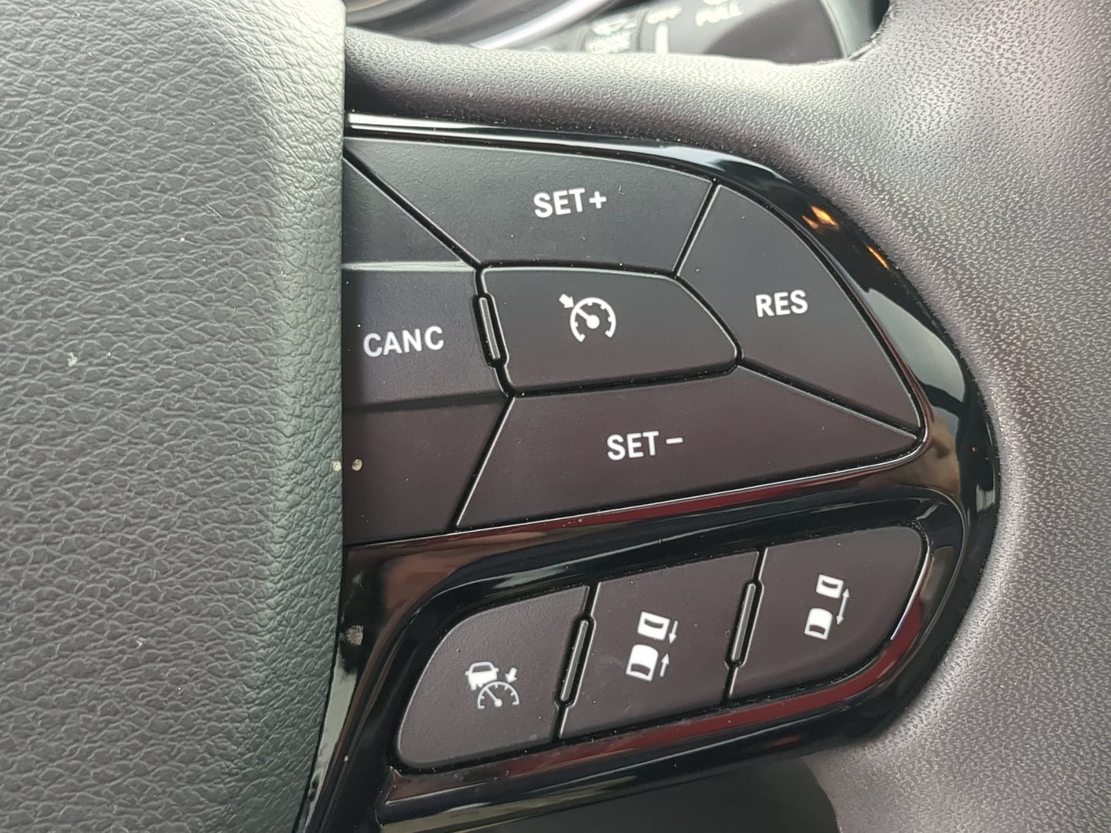 2023 Jeep Cherokee Altitude Lux 4x4