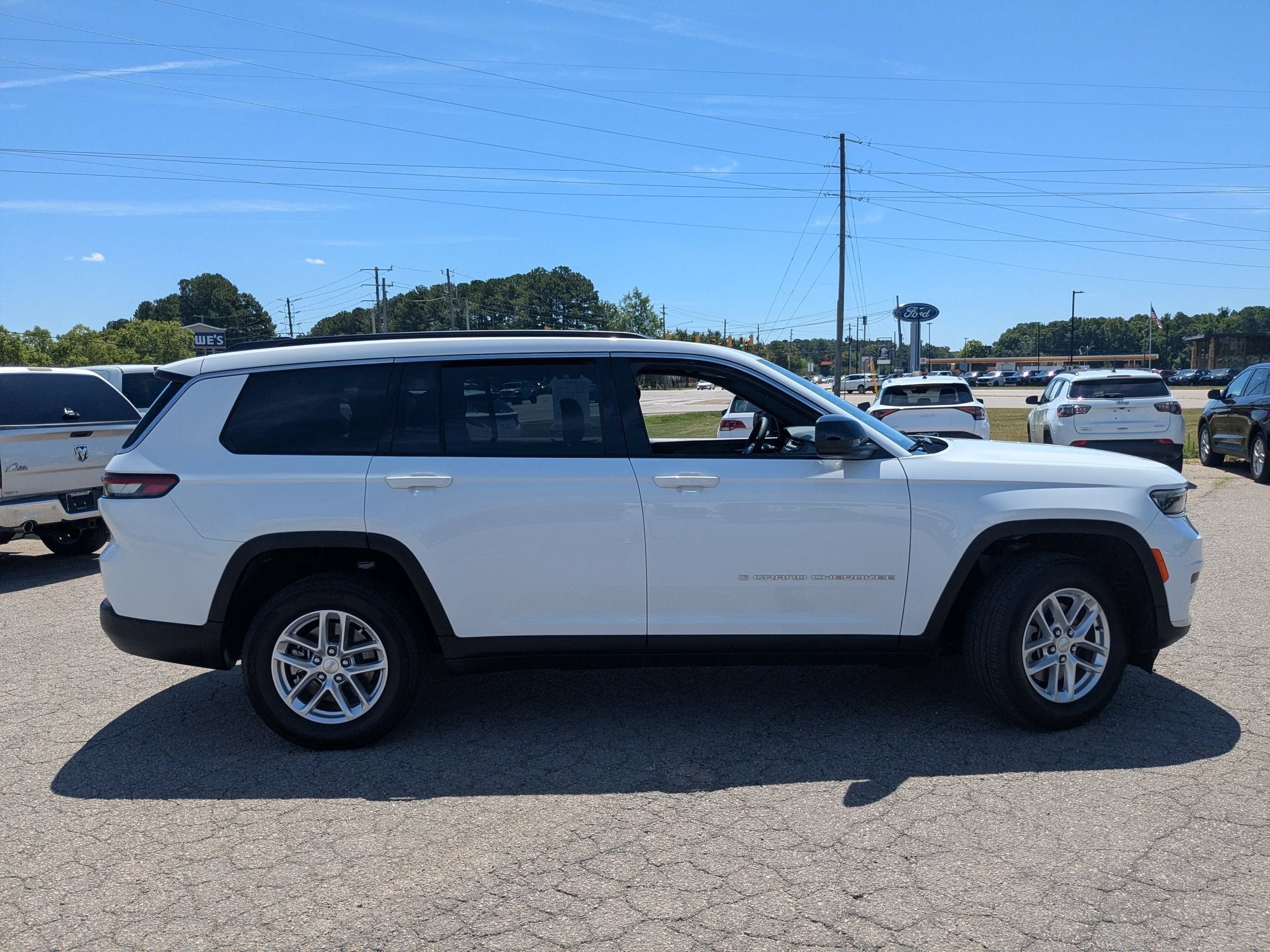 2025 Jeep Grand Cherokee L Laredo X 4x4