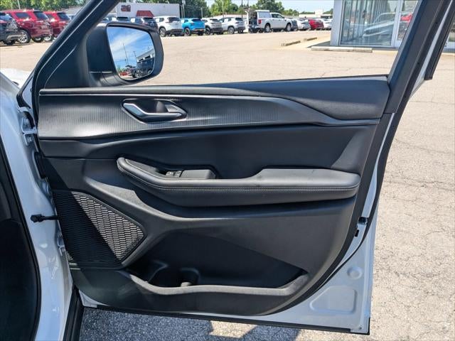 2025 Jeep Grand Cherokee L Laredo X 4x4