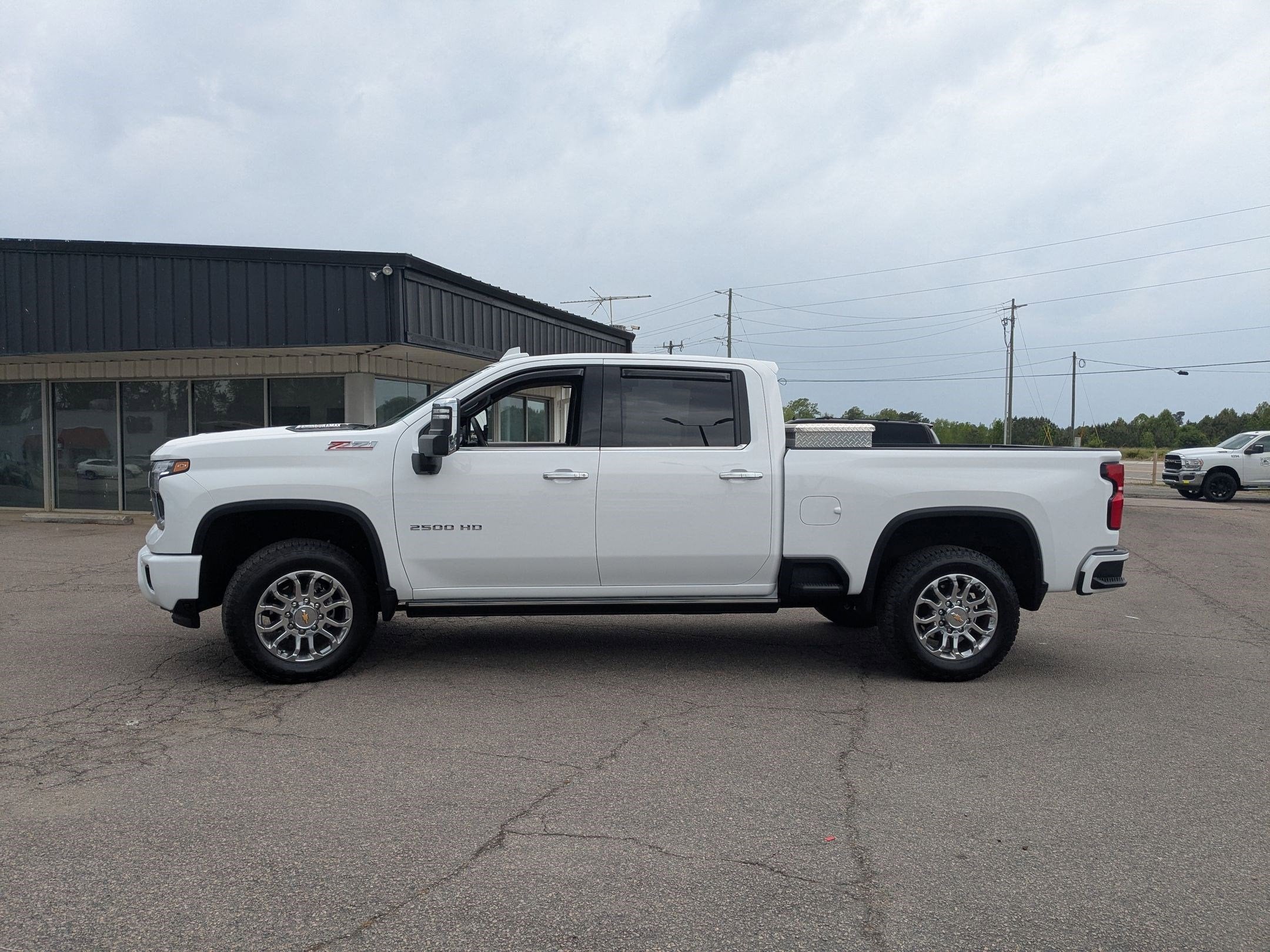 2025 Chevrolet Silverado 2500HD 4WD Crew Cab Standard Bed LTZ