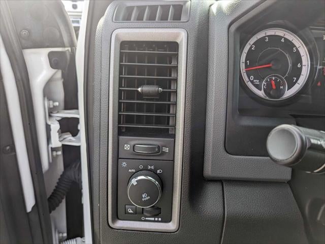 2020 RAM 1500 Classic Tradesman Crew Cab 4x2 5'7' Box
