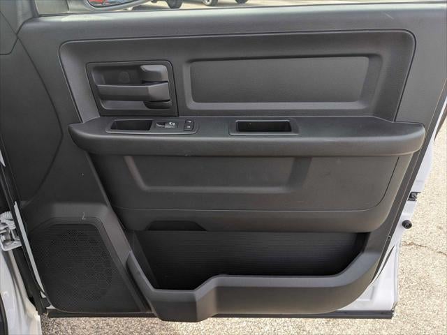 2020 RAM 1500 Classic Tradesman Crew Cab 4x2 5'7' Box