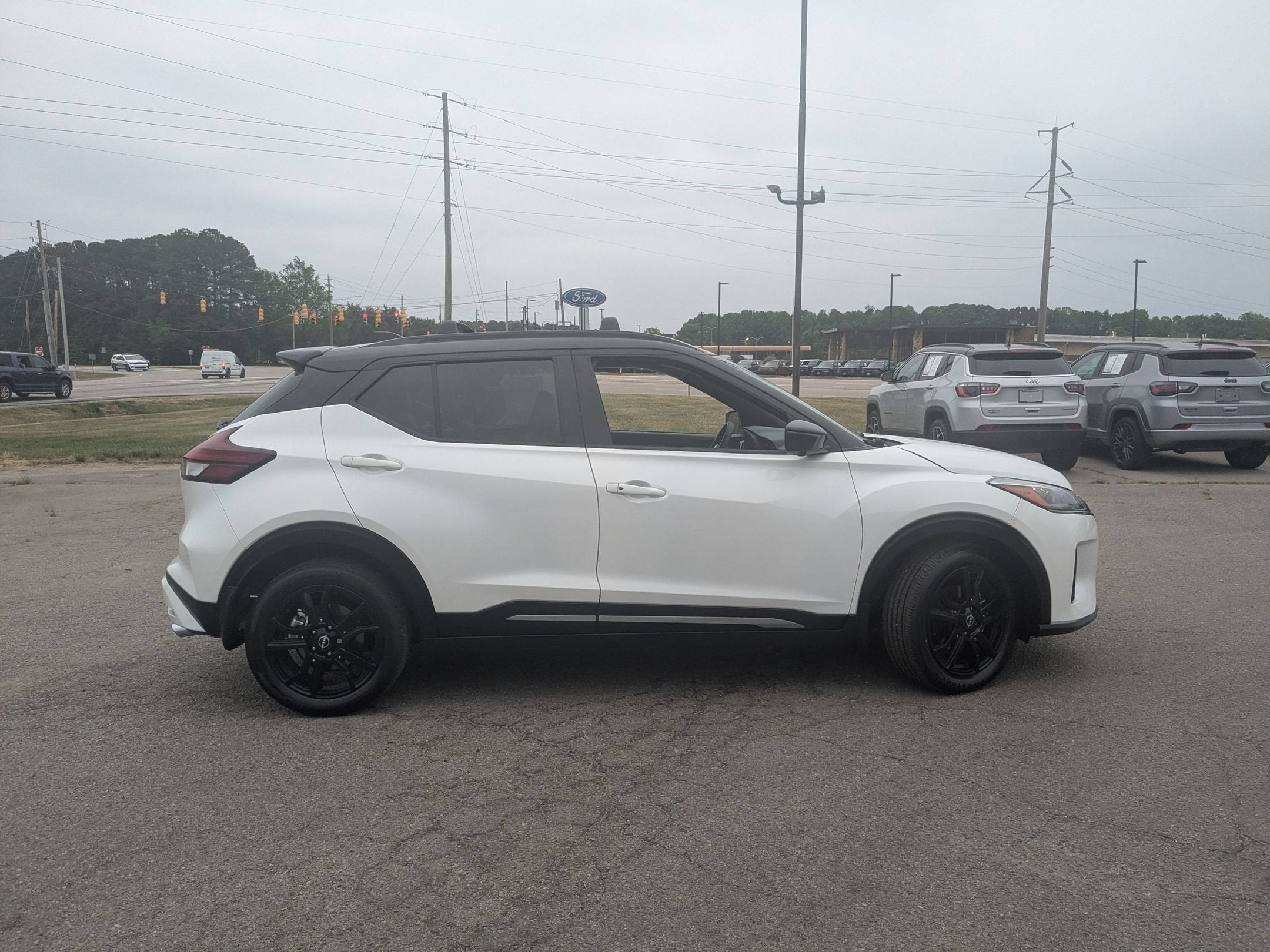 2024 Nissan Kicks SR Xtronic CVT