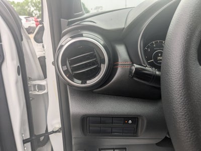 2024 Nissan Kicks SR Xtronic CVT