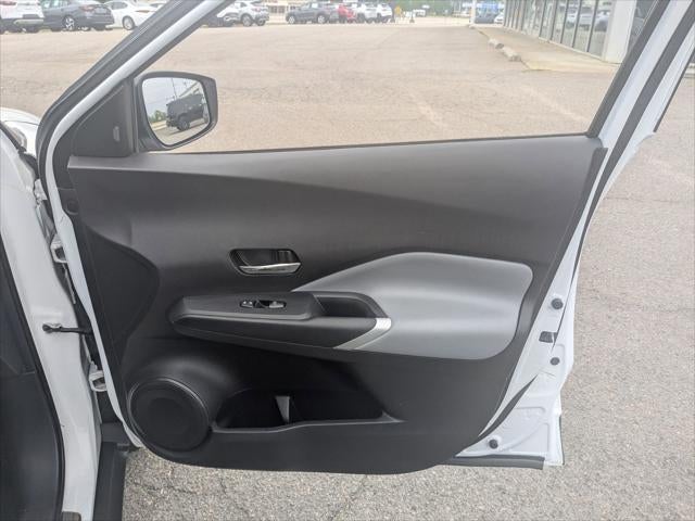 2024 Nissan Kicks SR Xtronic CVT