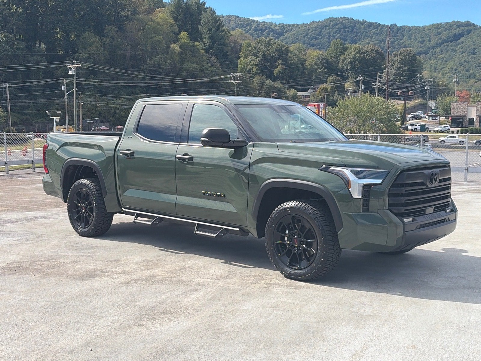 2023 Toyota Tundra 4WD SR5