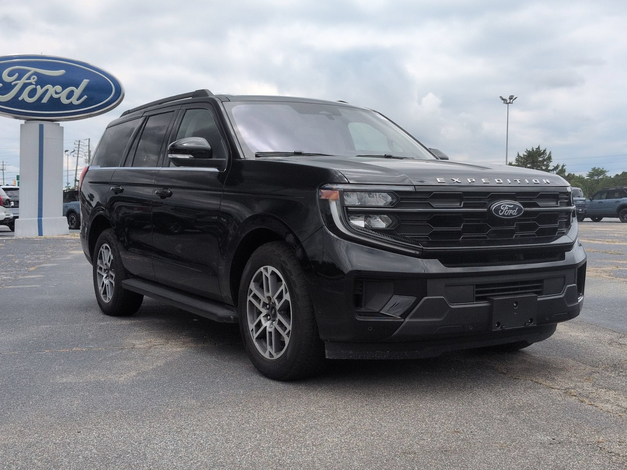 2025 Ford Expedition Active