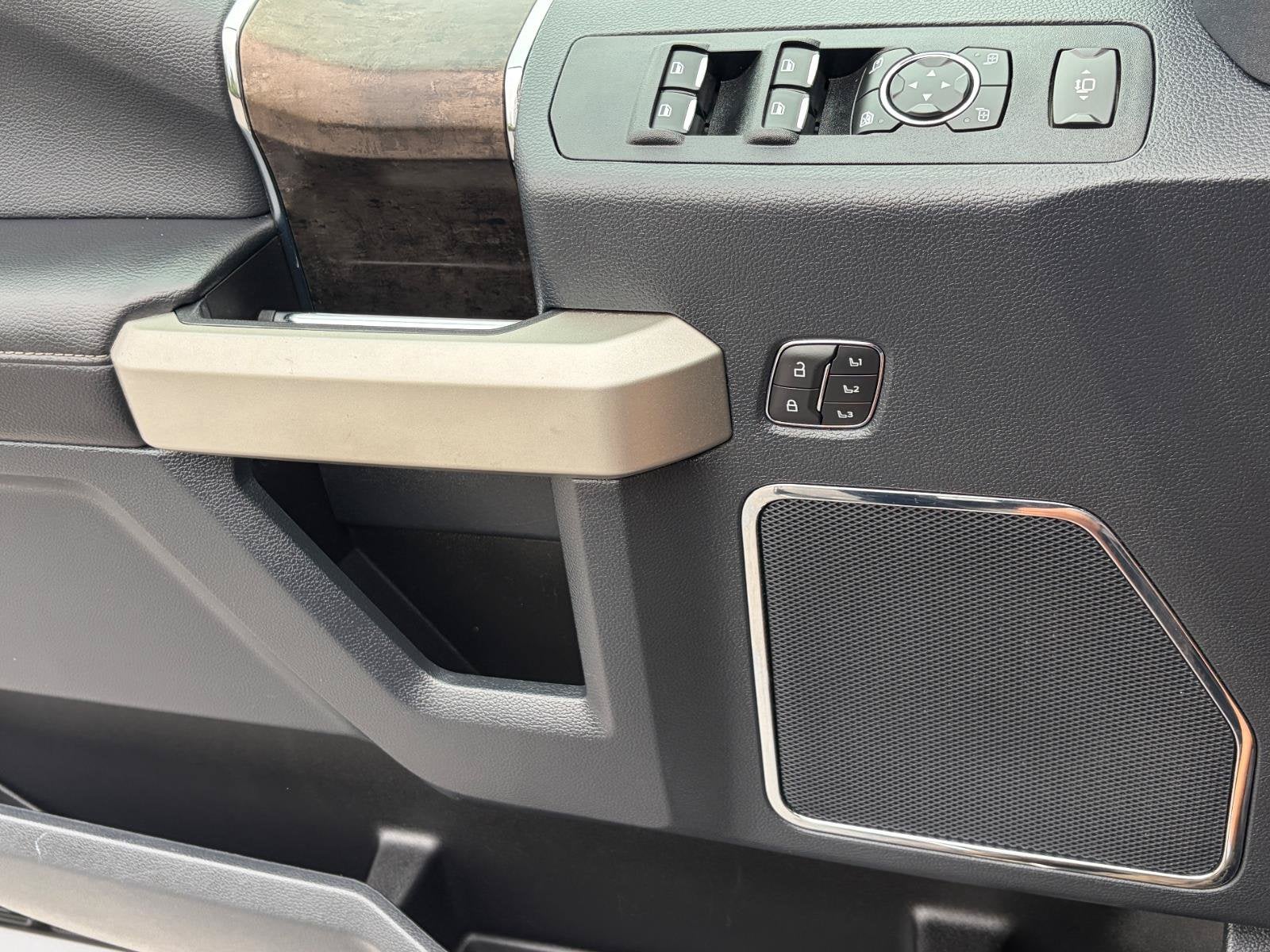 2022 Ford Super Duty F-250 SRW LARIAT