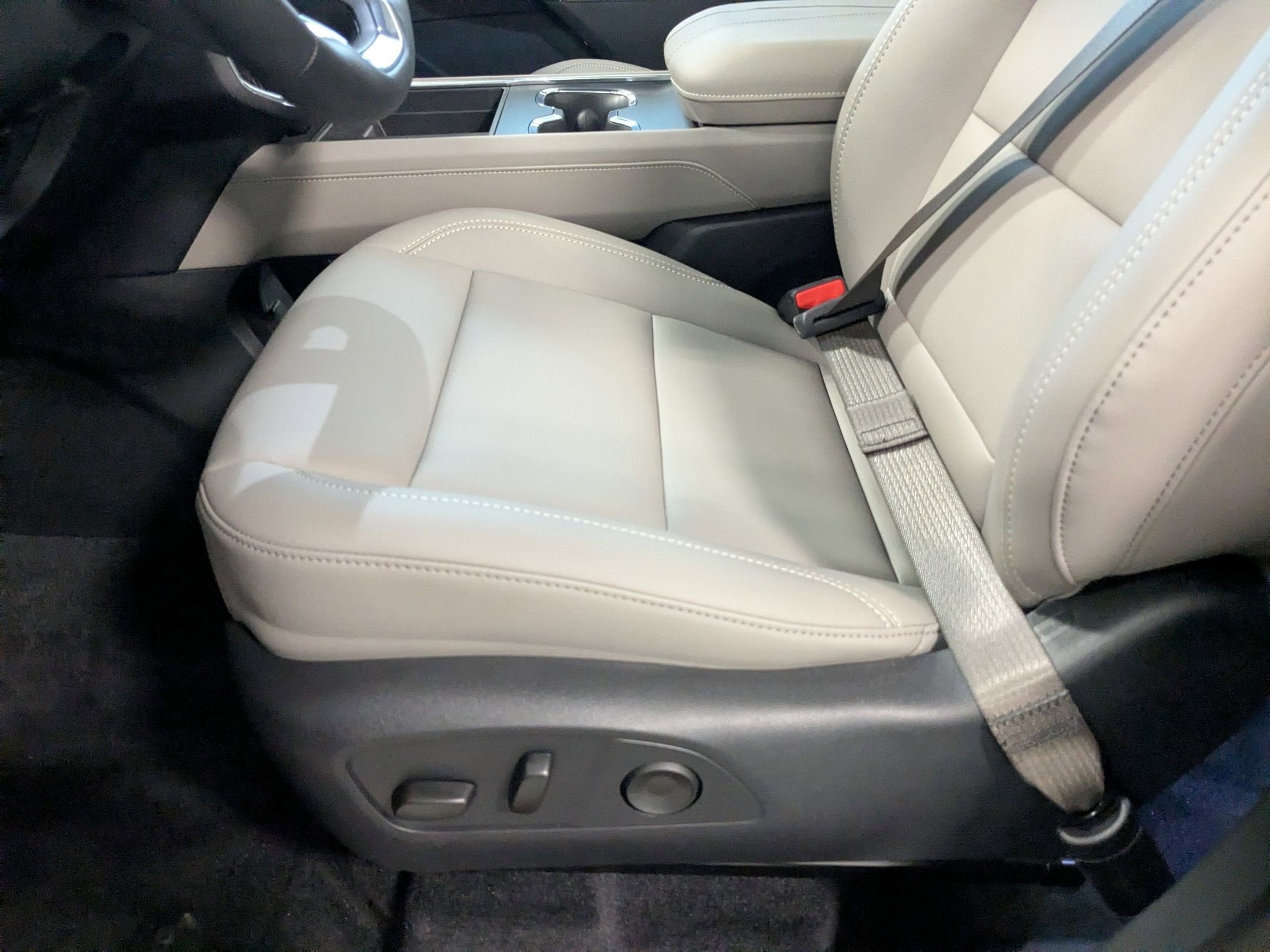 2026 GMC Acadia Elevation - Photo 13