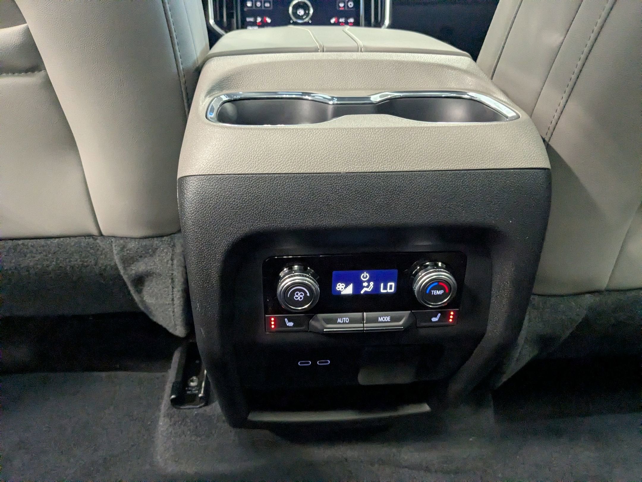 2026 GMC Acadia Elevation - Photo 29