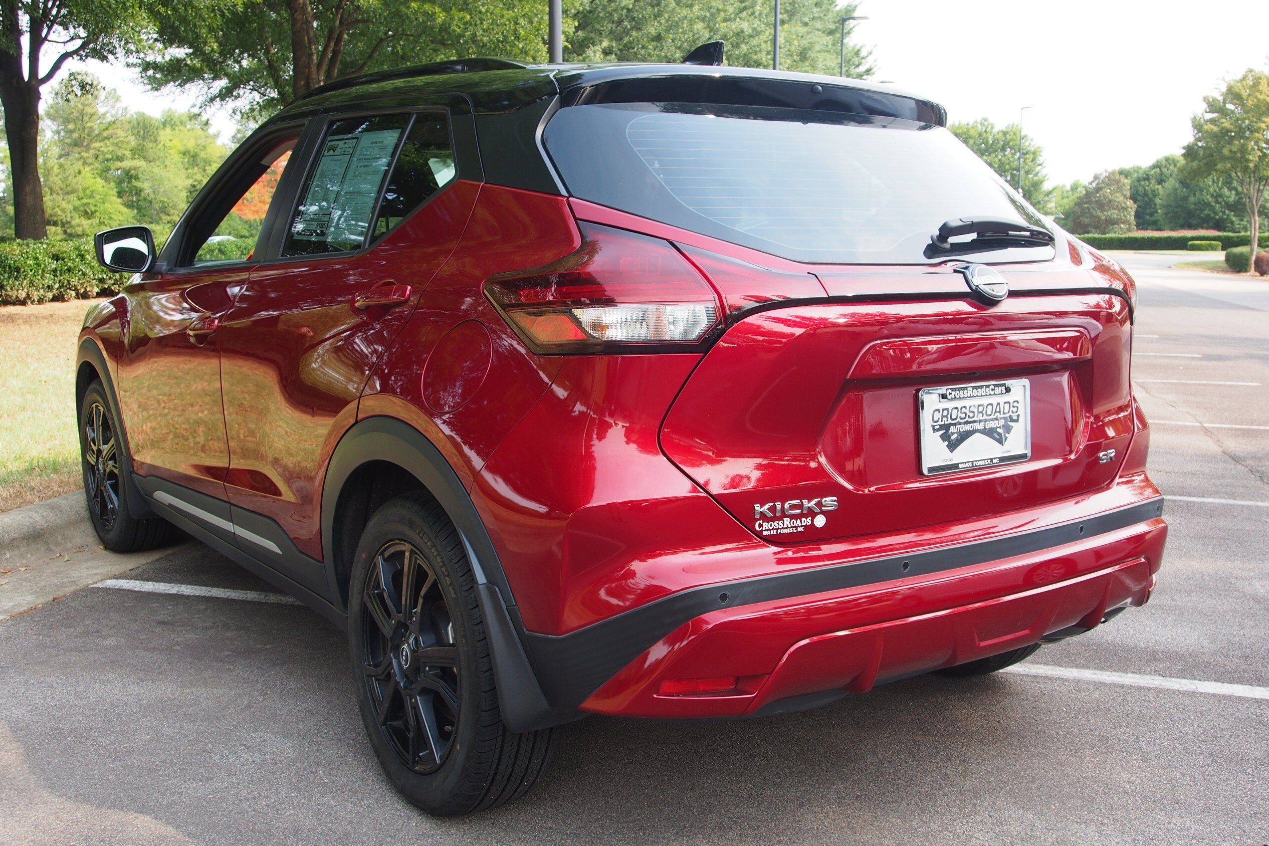 2023 Nissan Kicks SR