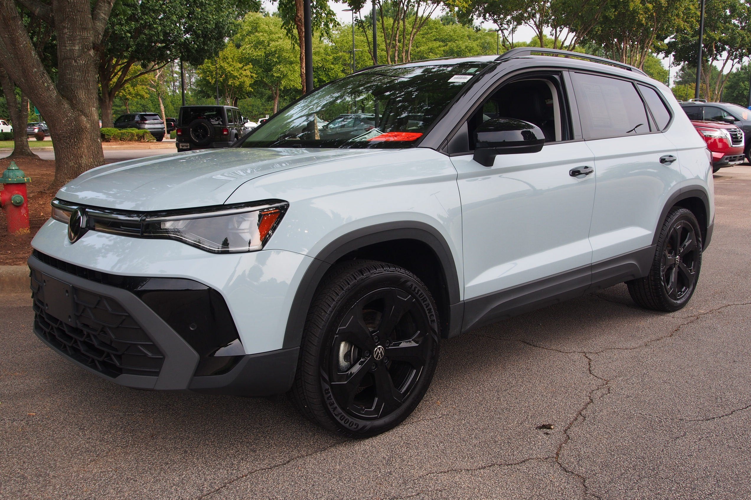 2025 Volkswagen Taos SE Black