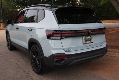 2025 Volkswagen Taos SE Black
