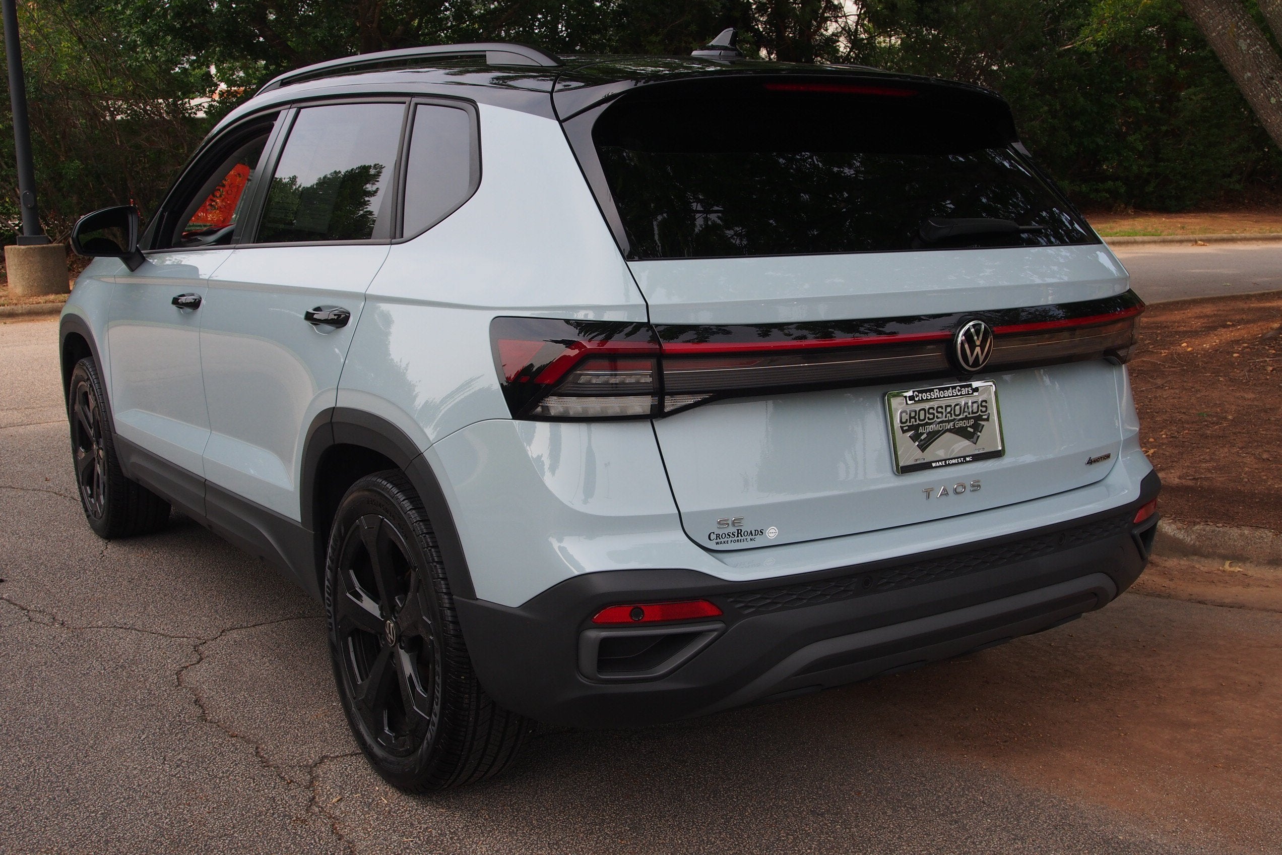 2025 Volkswagen Taos SE Black