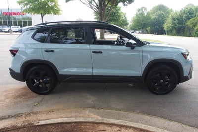 2025 Volkswagen Taos SE Black
