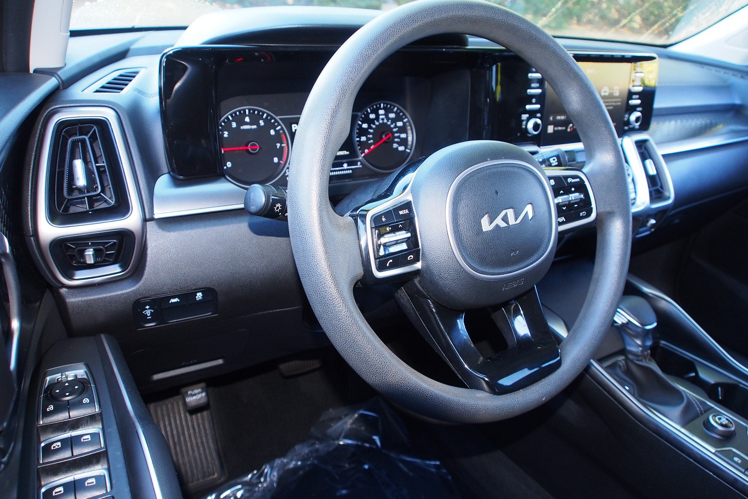 2022 Kia Sorento LX