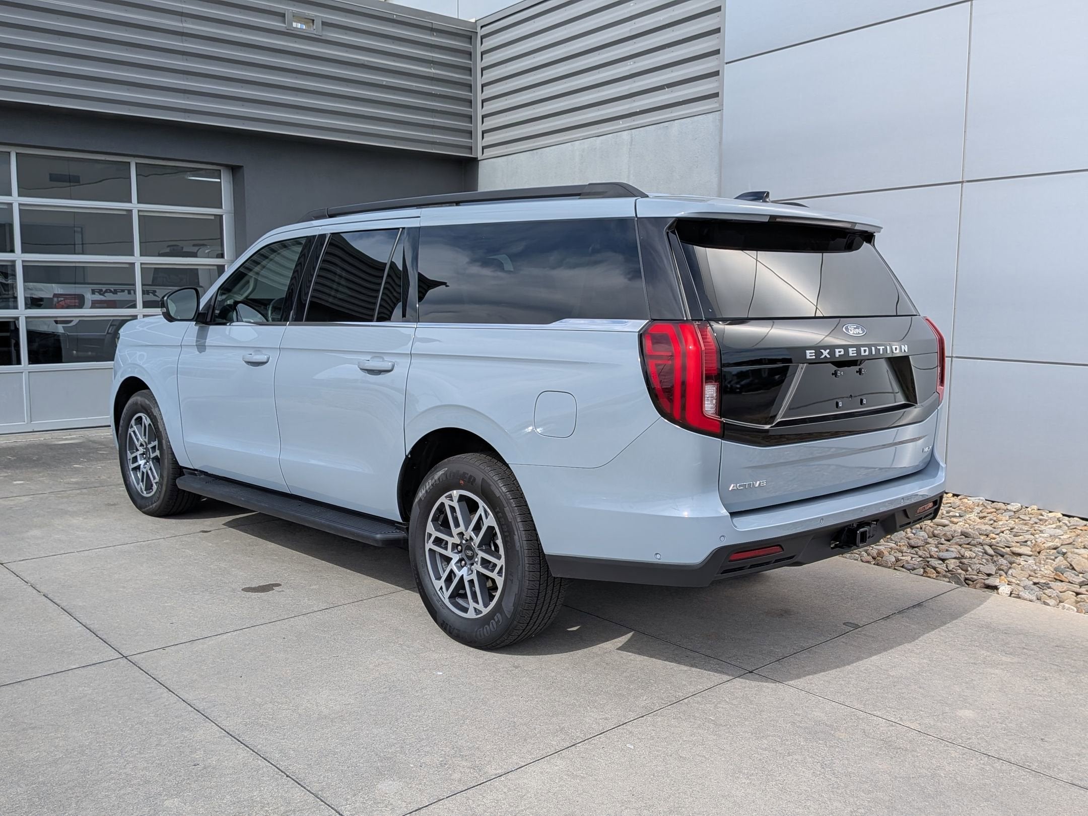 2025 Ford Expedition Max Active
