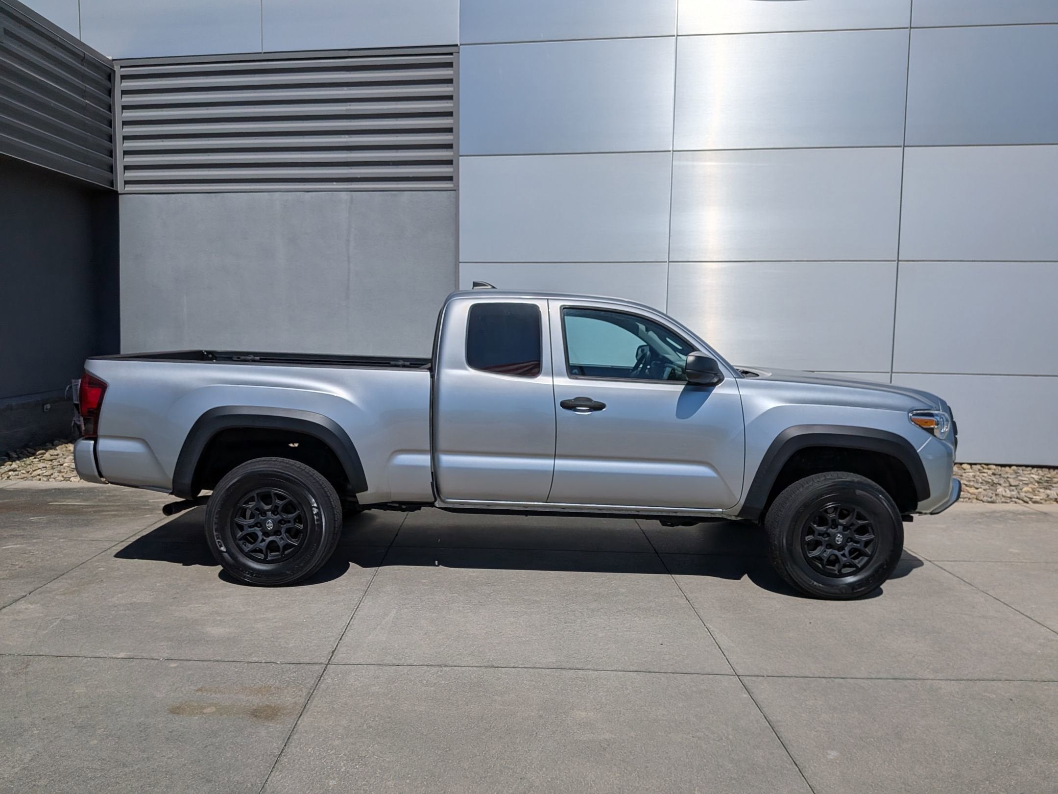 2022 Toyota Tacoma 4WD SR