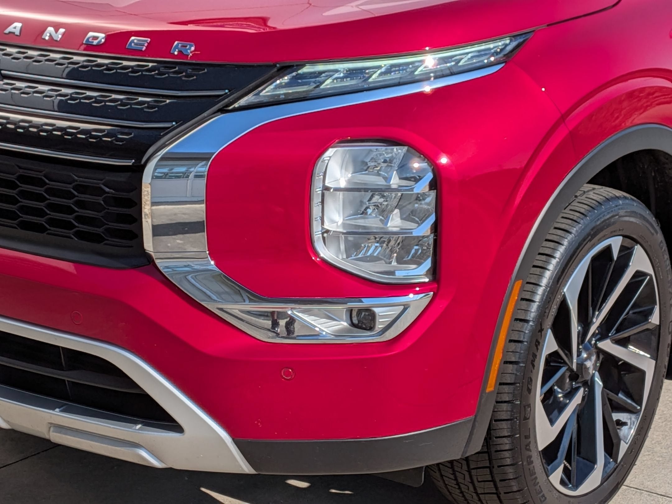 2024 Mitsubishi Outlander SE