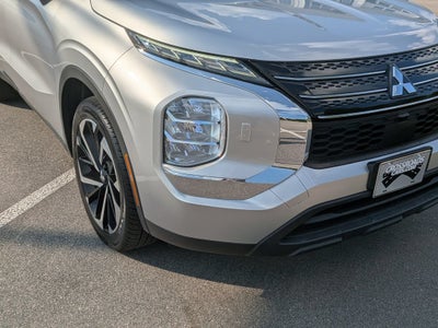 2022 Mitsubishi Outlander ES