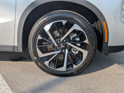 2022 Mitsubishi Outlander ES