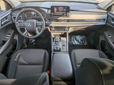2022 Mitsubishi Outlander ES