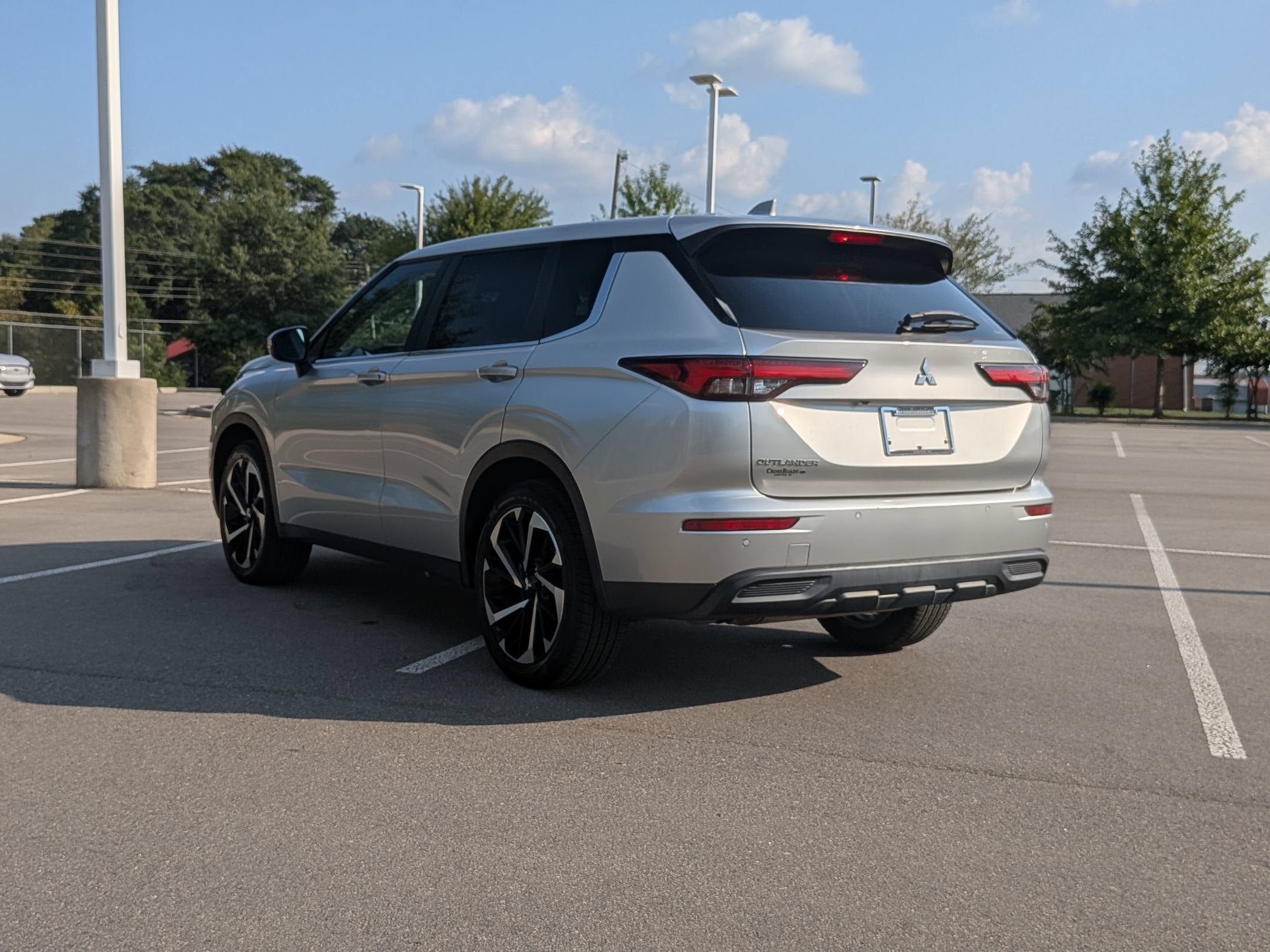 2022 Mitsubishi Outlander ES