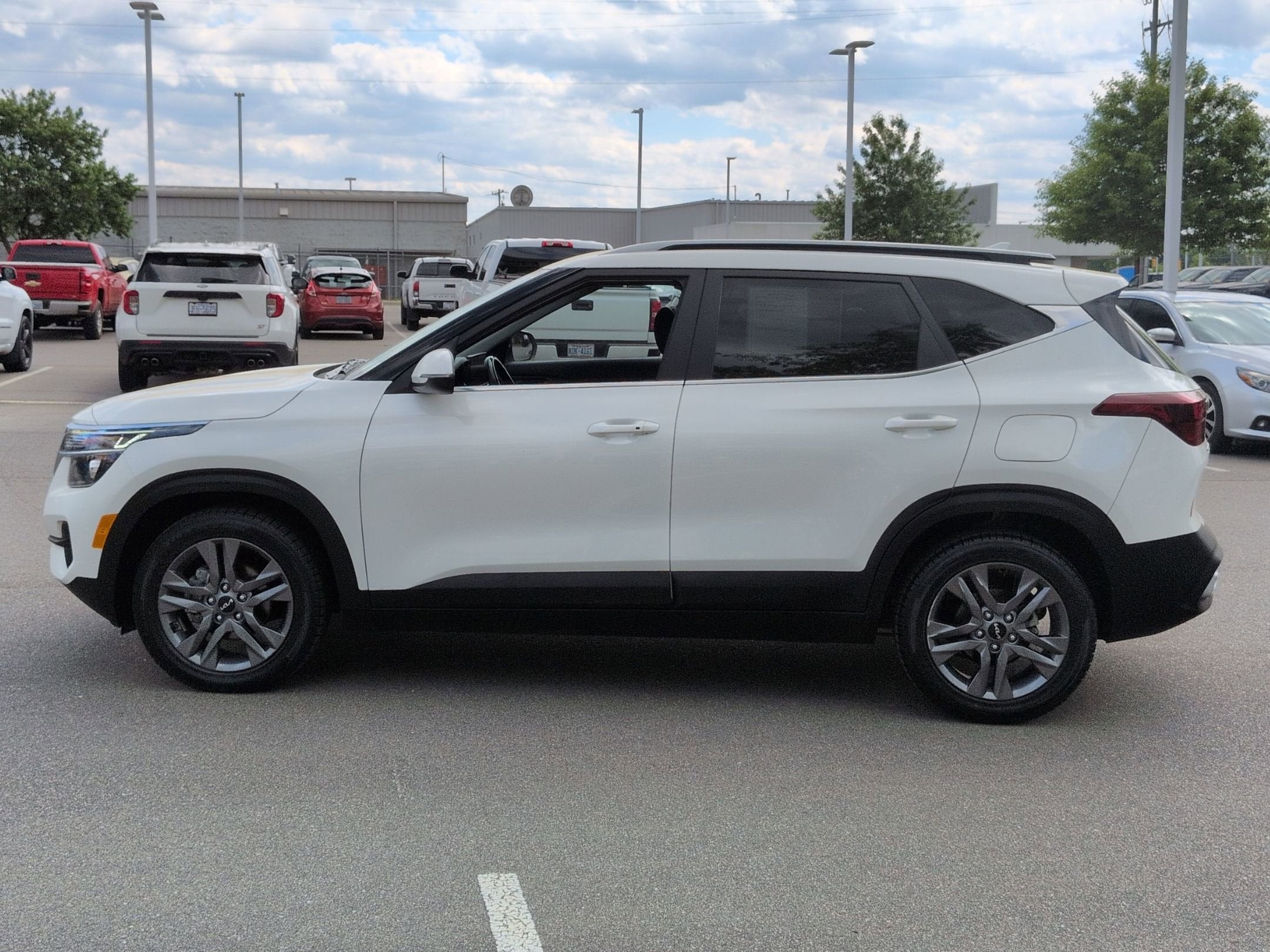 2023 Kia Seltos S