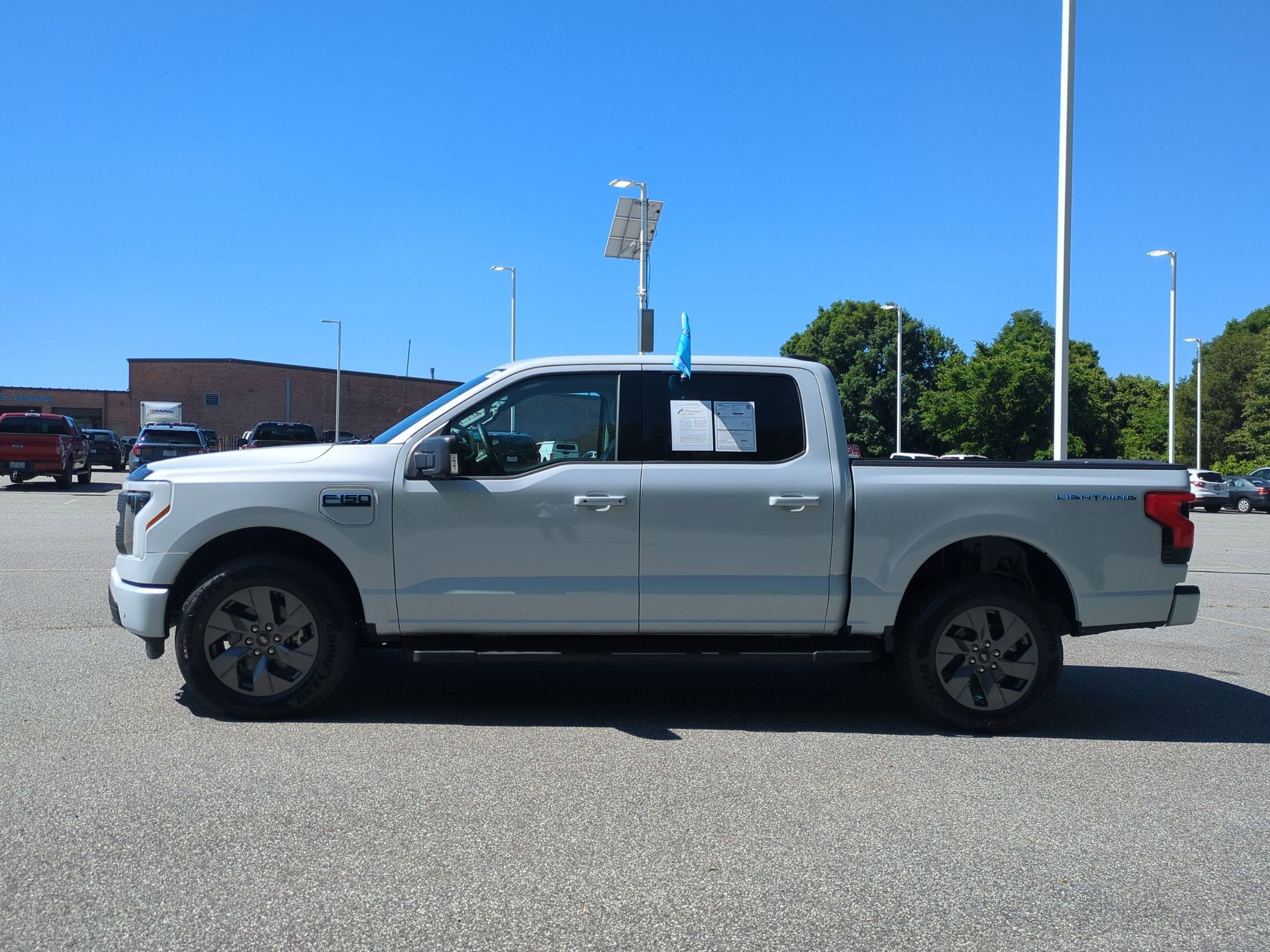 2025 Ford F-150 Lightning Flash
