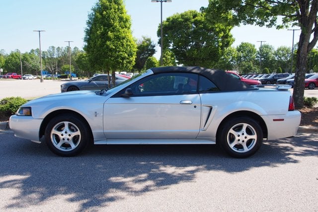 2003 Ford Mustang V6