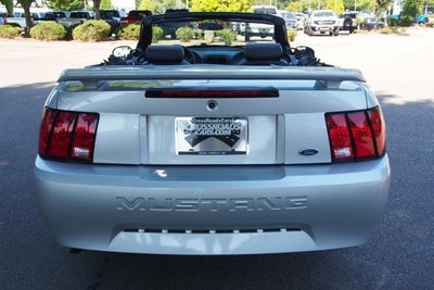 2003 Ford Mustang V6
