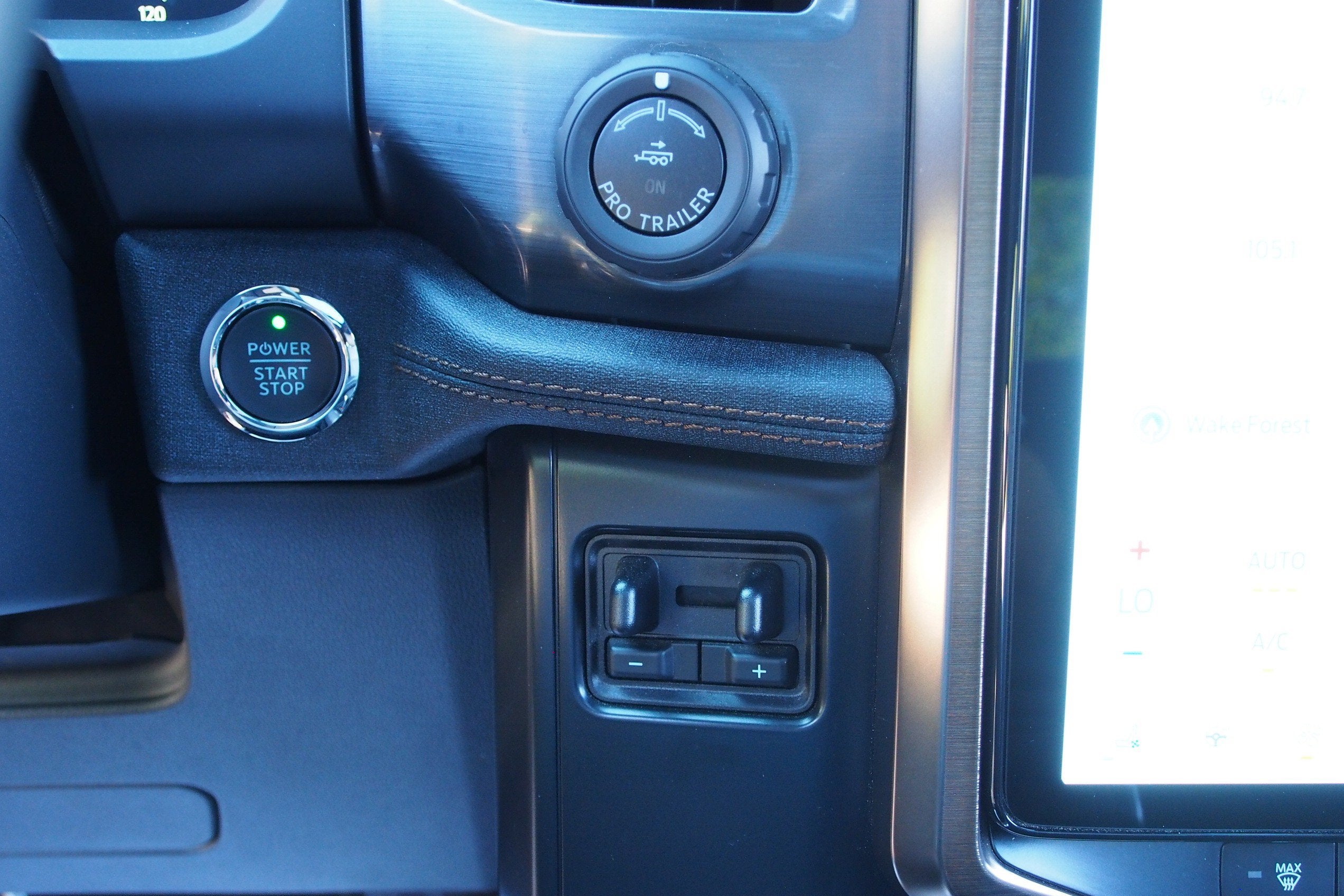 2023 Ford F-150 Lightning LARIAT