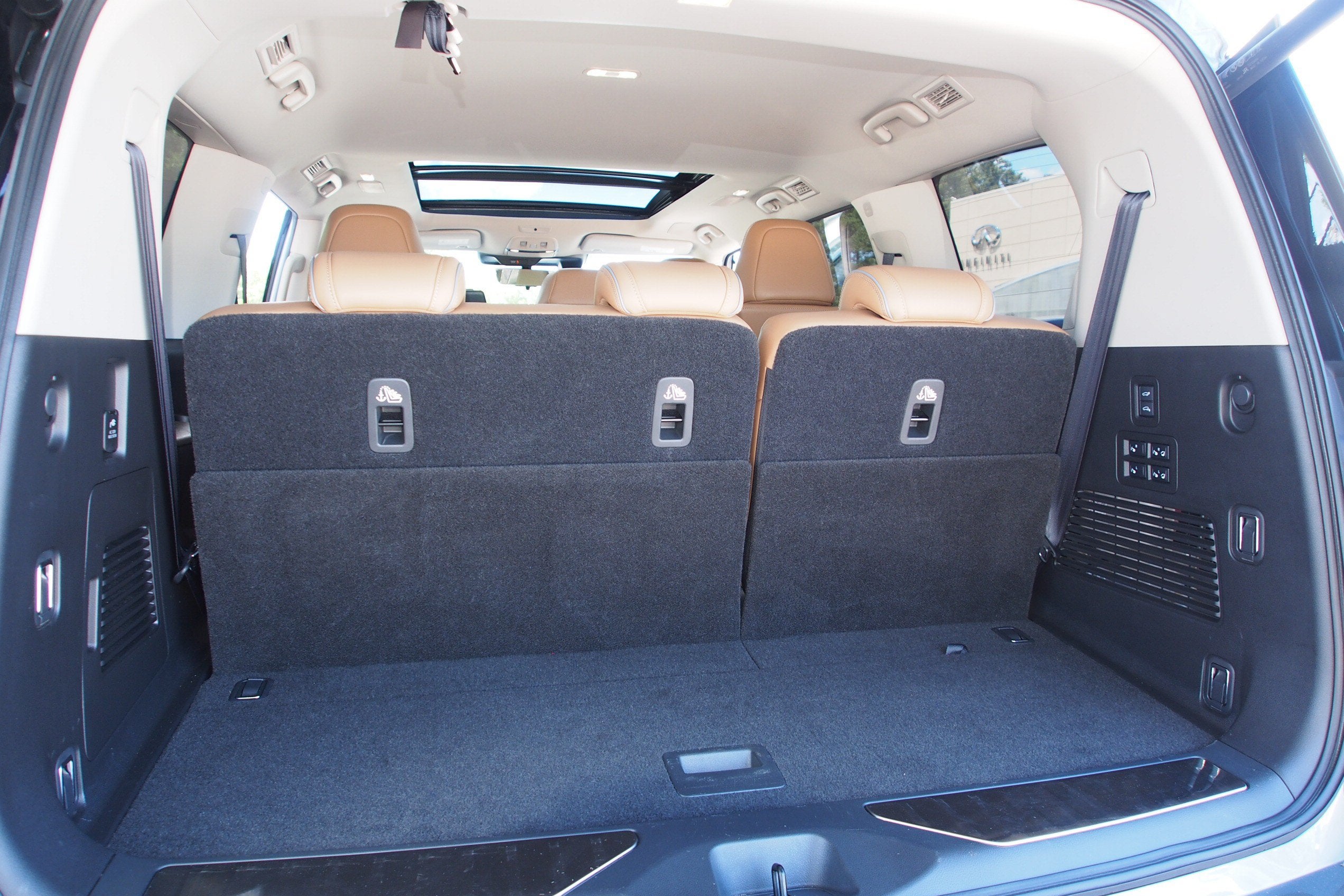 2025 INFINITI QX80 SENSORY
