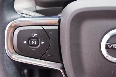 2023 Volvo XC40 Plus Dark Theme