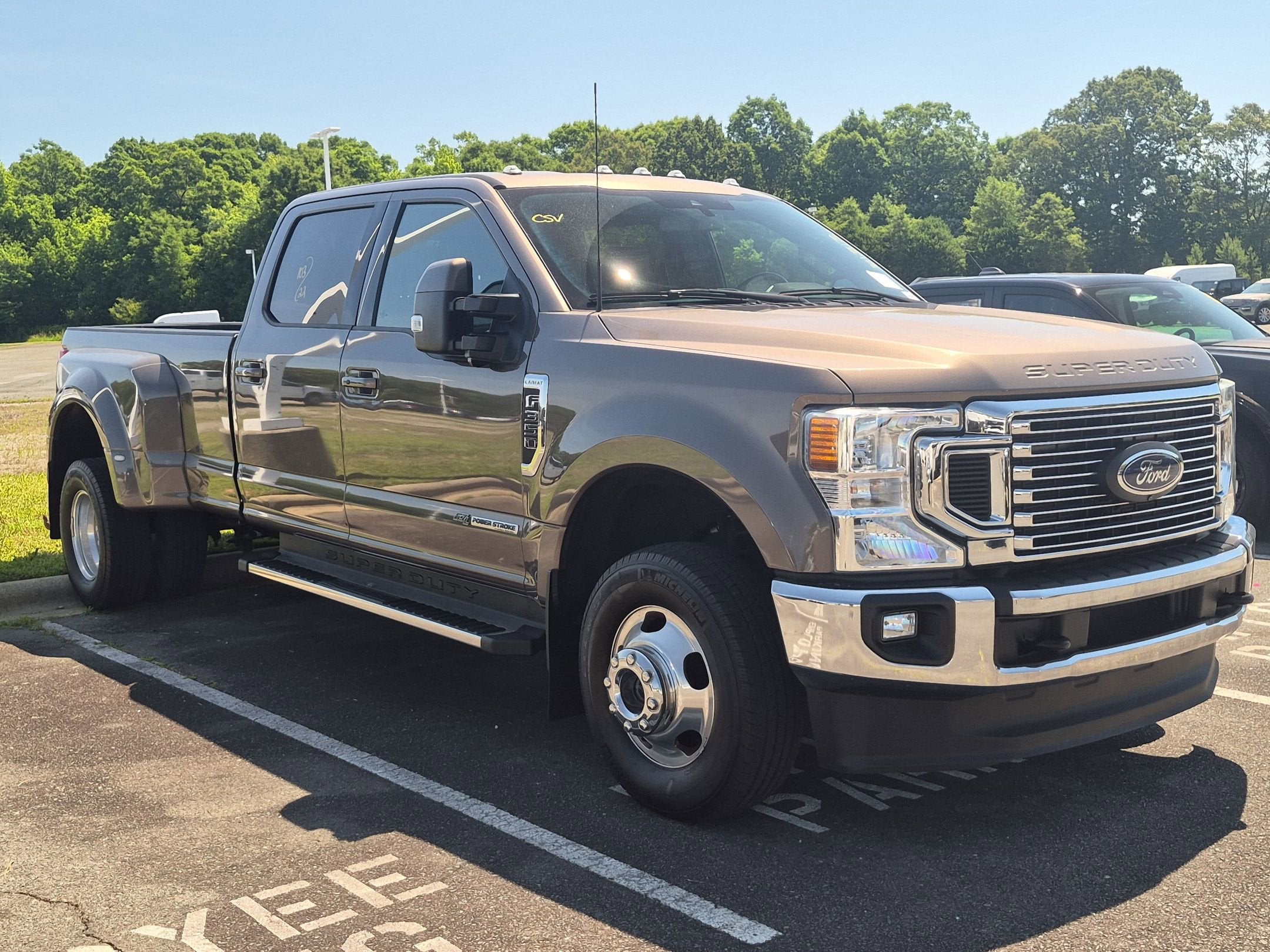 2022 Ford Super Duty F-350 DRW LARIAT