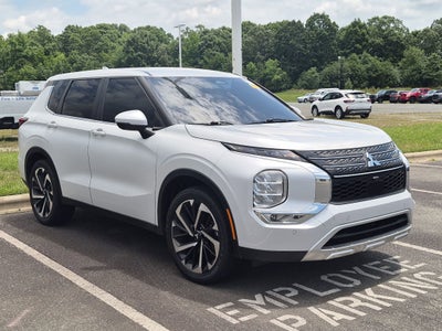 2022 Mitsubishi Outlander Base