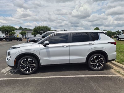 2022 Mitsubishi Outlander Base