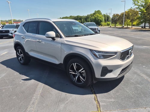 2025 Volvo XC40 Core Bright Theme