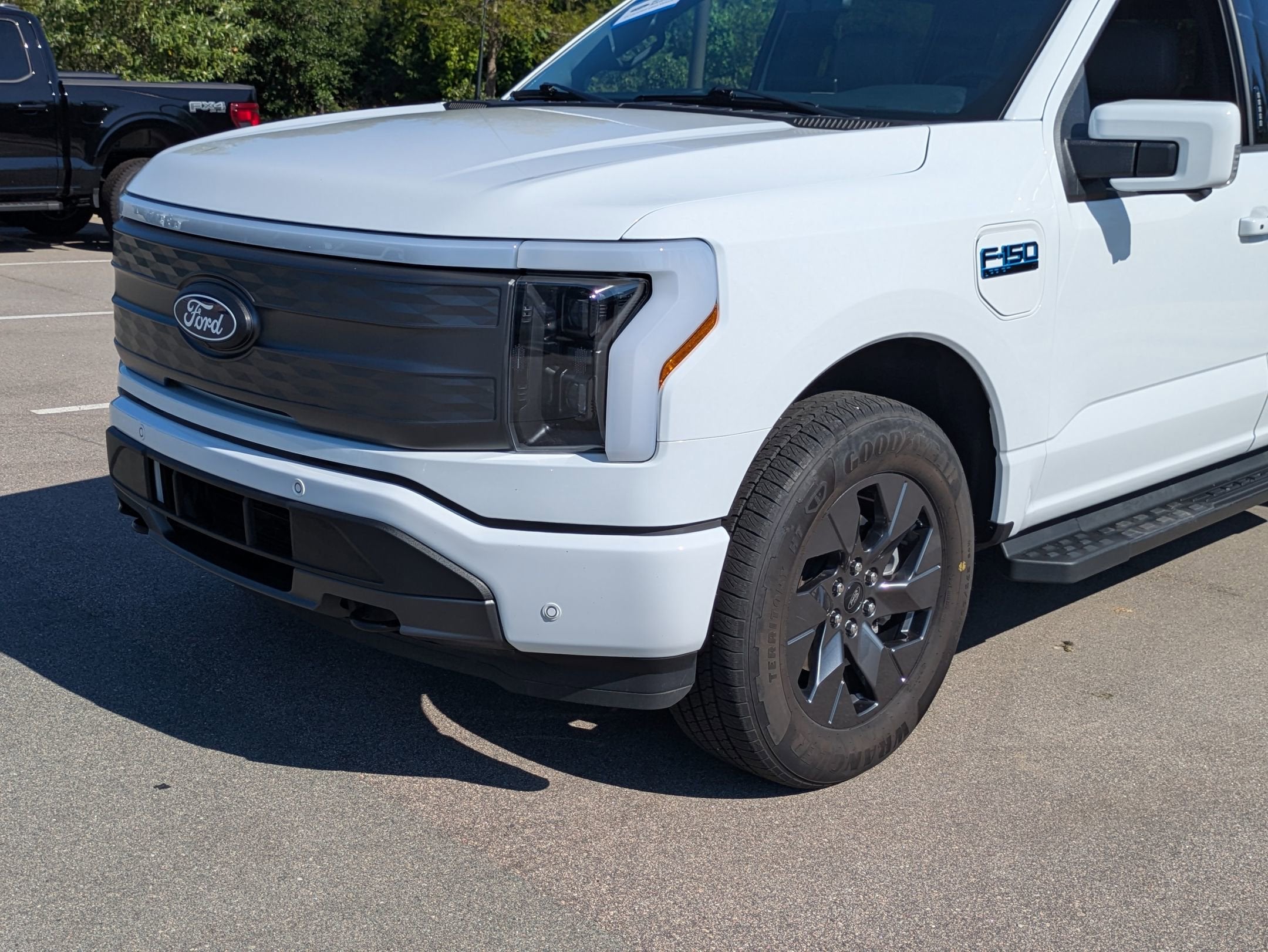 2025 Ford F-150 Lightning LARIAT