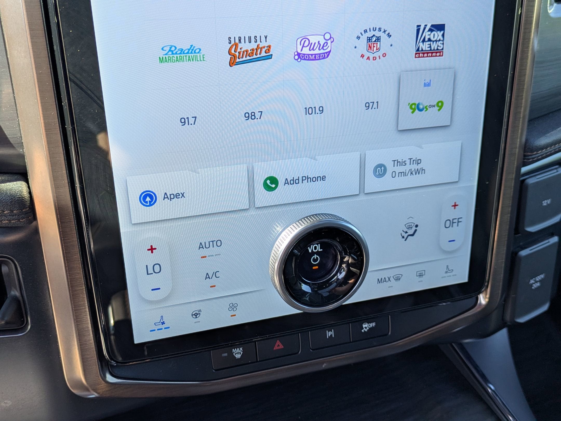 2025 Ford F-150 Lightning LARIAT