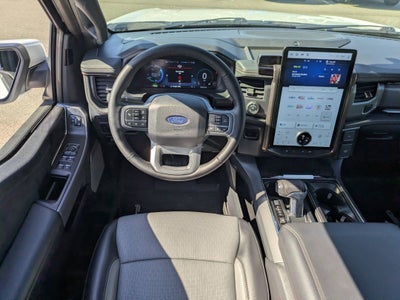 2025 Ford F-150 Lightning LARIAT
