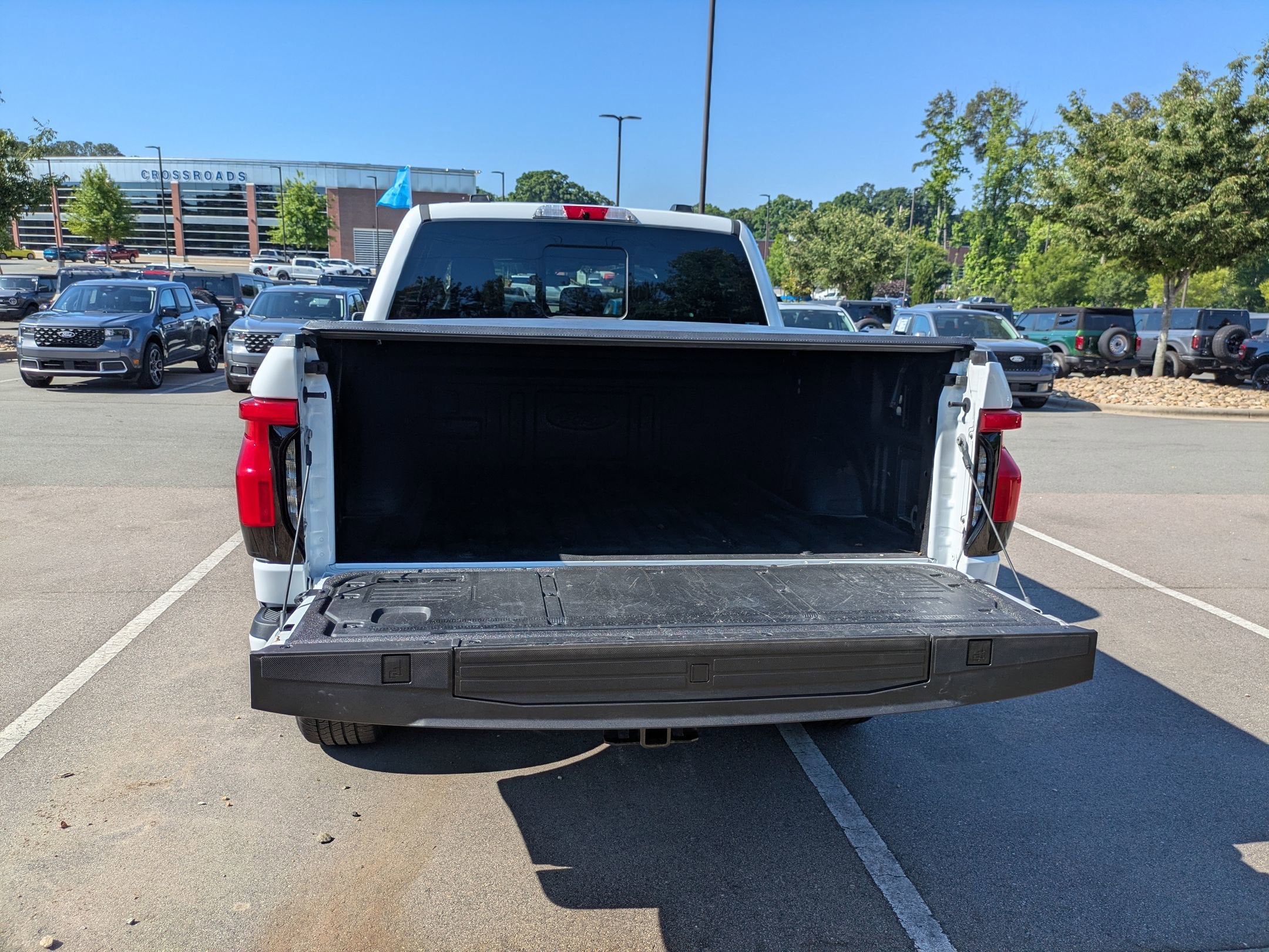 2025 Ford F-150 Lightning LARIAT