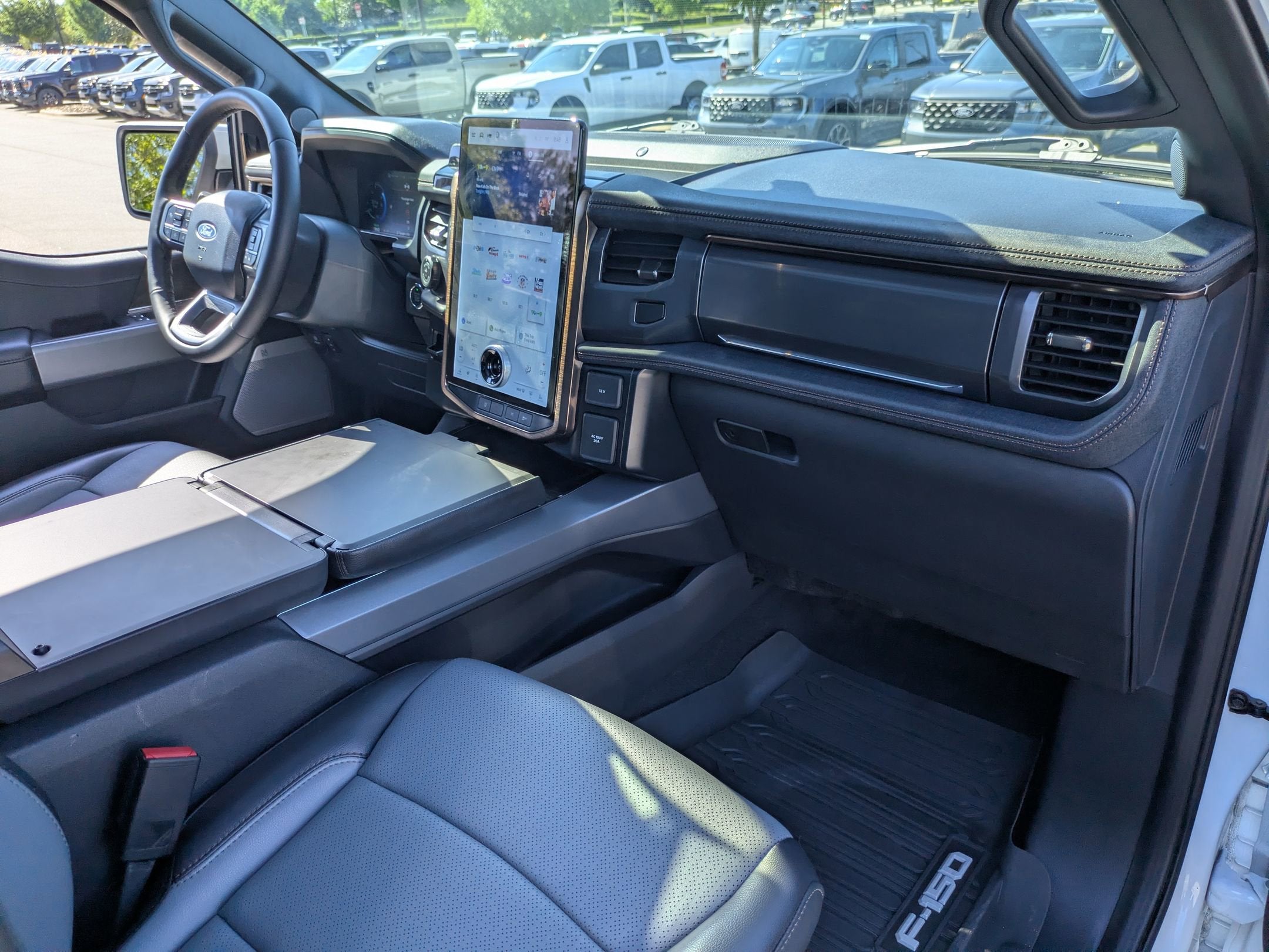 2025 Ford F-150 Lightning LARIAT