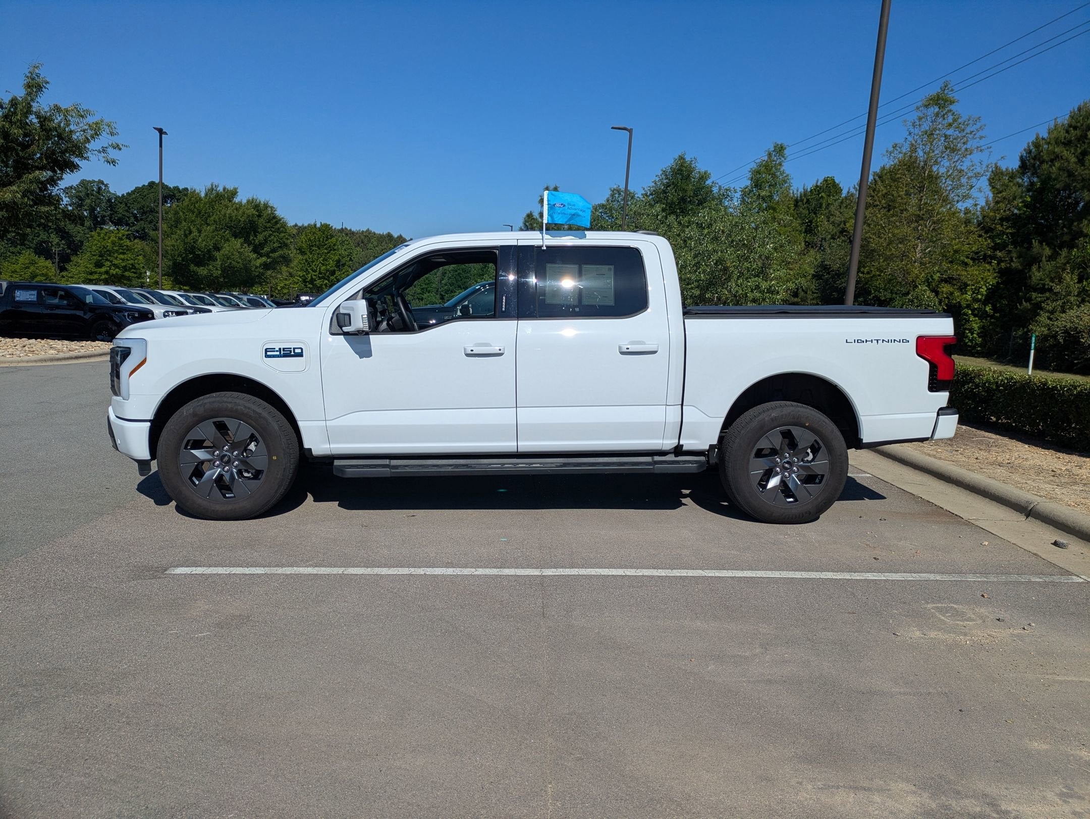 2025 Ford F-150 Lightning LARIAT