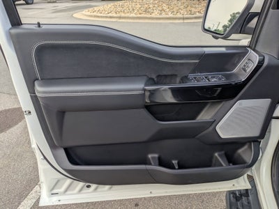 2025 Ford F-150 Lightning Platinum