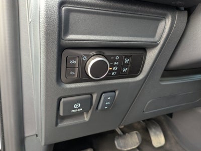 2025 Ford F-150 Lightning Platinum