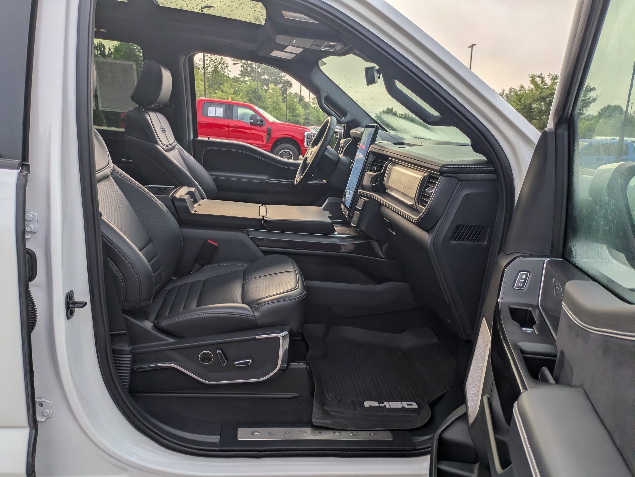 2025 Ford F-150 Lightning Platinum