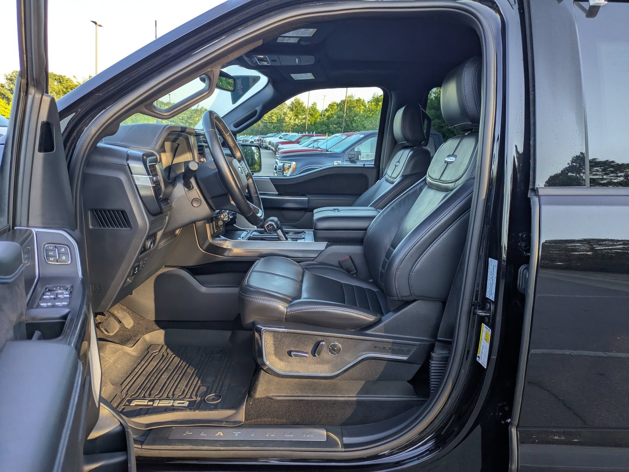 2025 Ford F-150 Platinum