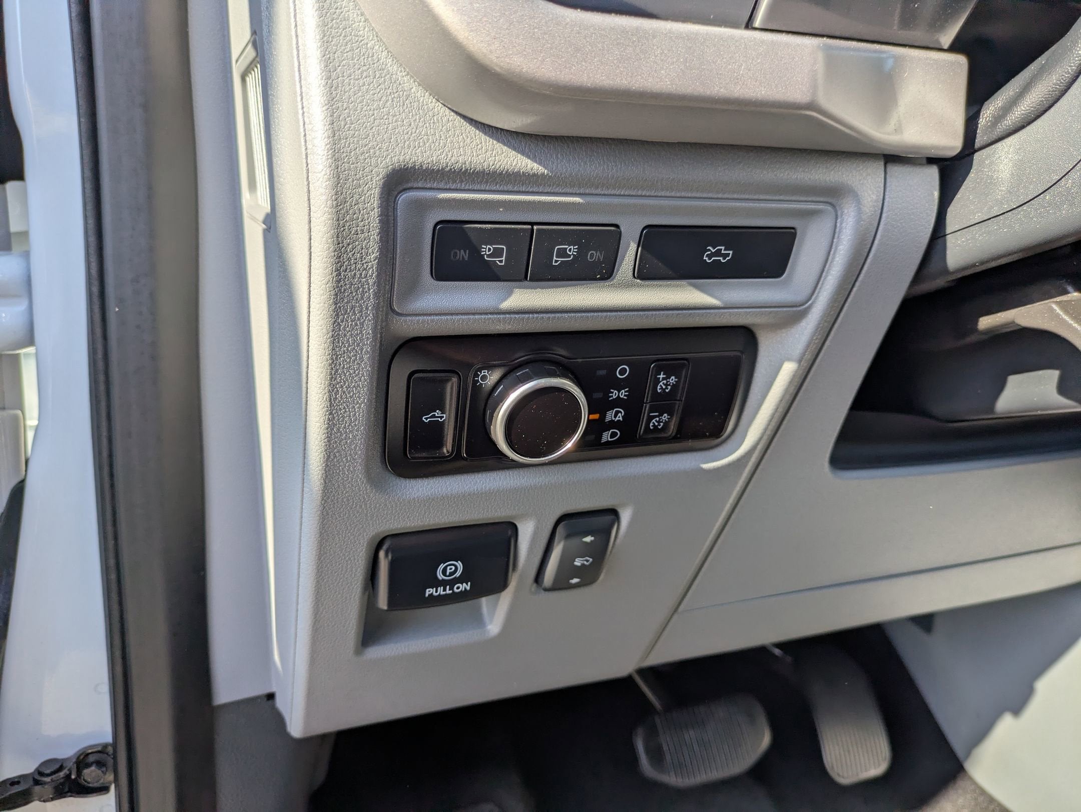 2023 Ford F-150 Lightning XLT